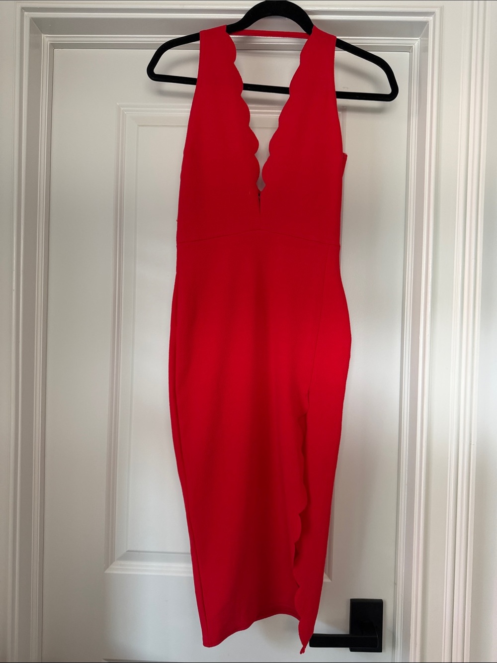 Red Scalloped V-Neck Bodycon Dress